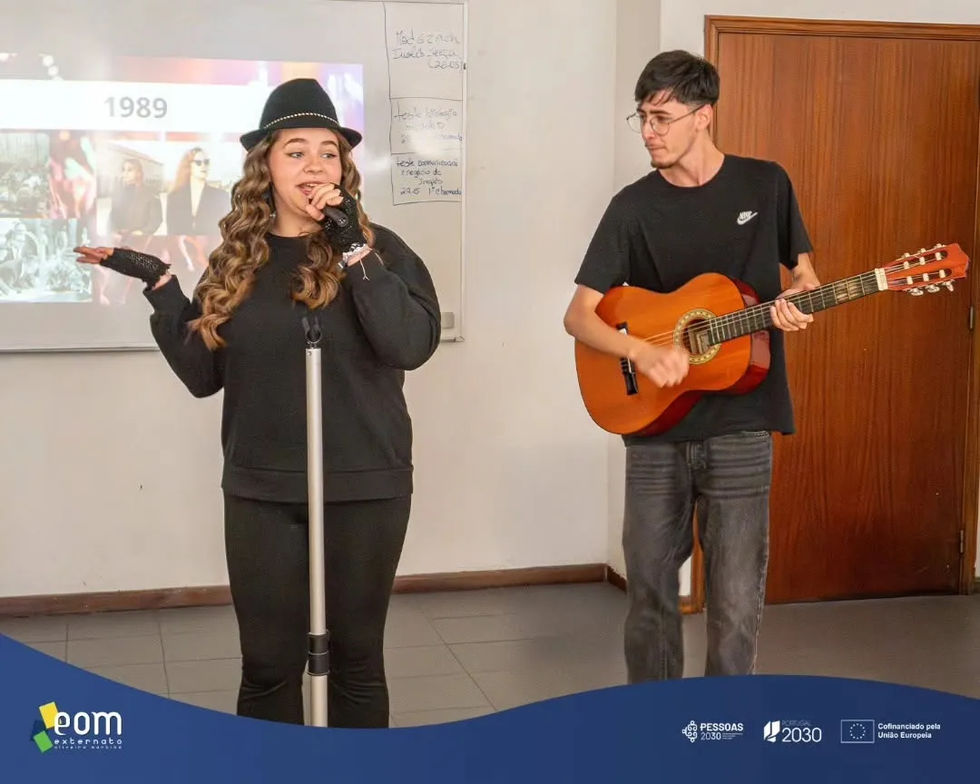 Galeria: Alunos/as de Cabeleireiro/a prestam homenagem ao Festival da Canção — imagem 10